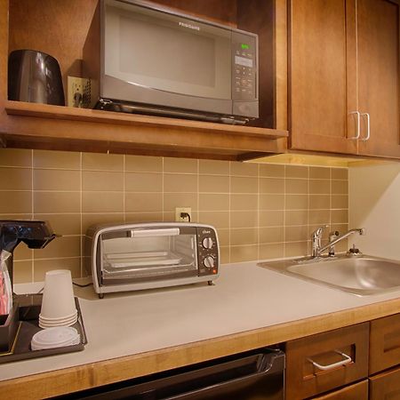 Sun & Ski Inn And Suites Stowe Rom bilde